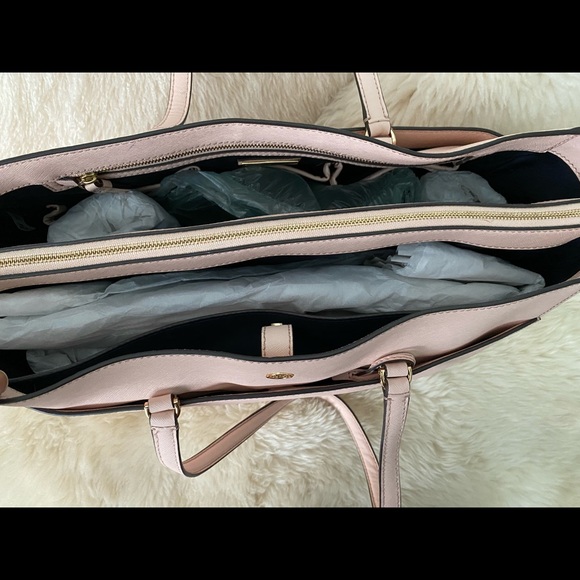 Tory Burch Robinson Tote - Picture 4 of 6